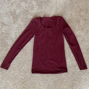 Lululemon workout top